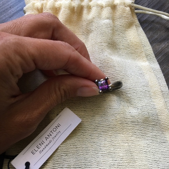 Ring - Picture 3 of 11